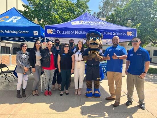 CNAS Undergraduate Academic Advising Center Group