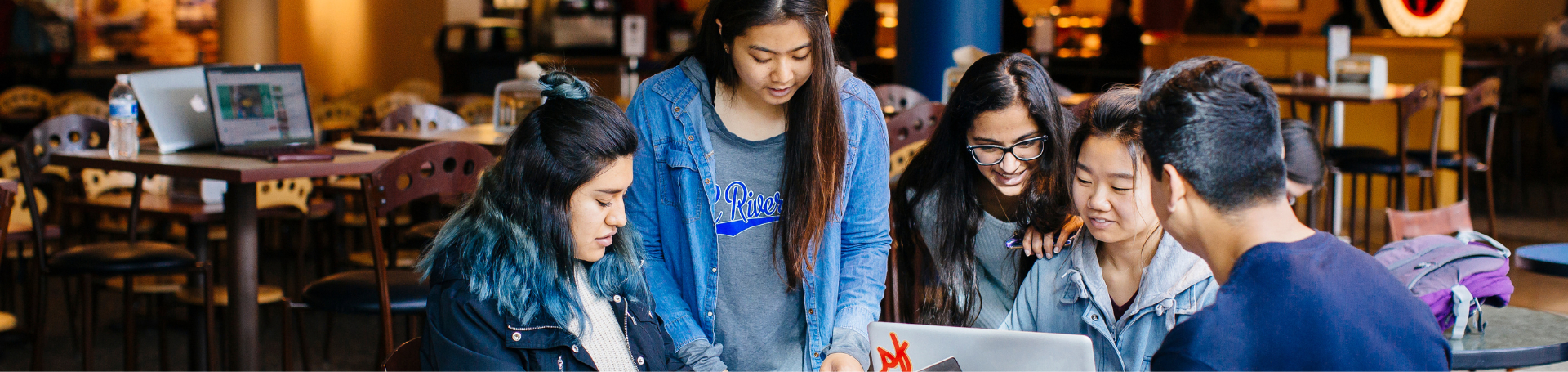 Students in Highlander Union Building lobby